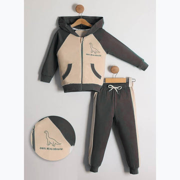 Dres Sportowy 2 Części chłopięcy beż Pollito 4571-23824 GKMOC -  - #tag1# - #tag2# - #tag3# - #tag4#