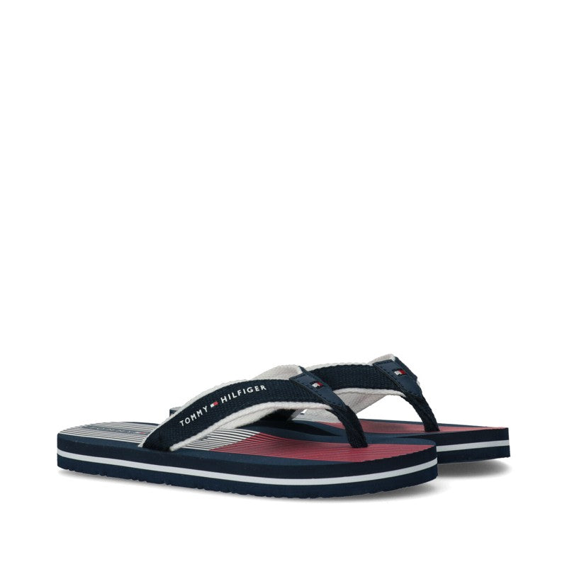 Klapki młodzieżowe unisex TOMMY HILFIGER T3B0-30984-0058800 kolor granat -  - #tag1# - #tag2# - #tag3# - #tag4#