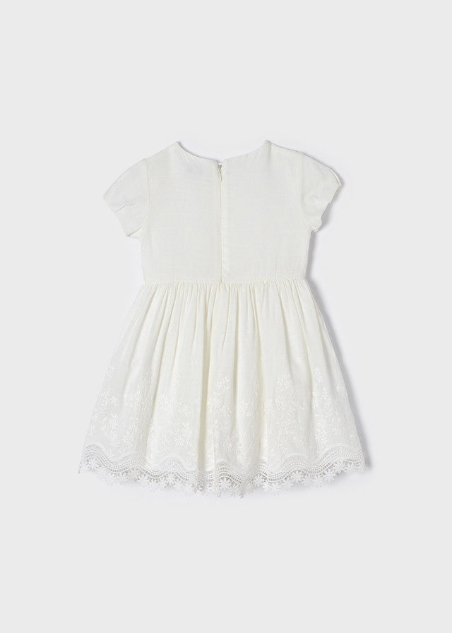 Mayoral 22-03914-027 Sukienka lniana z haftem dziewczynka 3914-27 kremowy -  - #tag1# - #tag2# - #tag3# - #tag4#